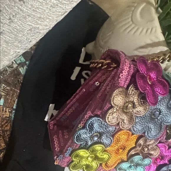 Kurt Geiger London Medium Kensington Daisy Convertible Shoulder Bag - Picture 9 of 16